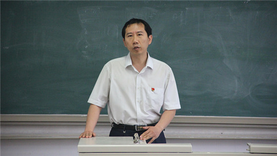 李.jpg